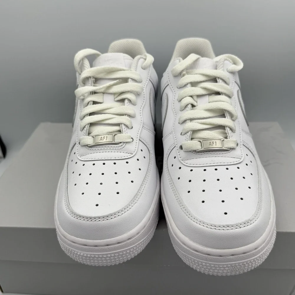 Nike Air Force 1 '07 Womens‎ Sneakers Triple White In Size 8.5 [DD8959 100]